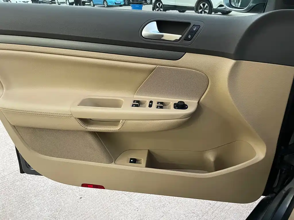 Volkswagen Sagitar — миниатюра 13
