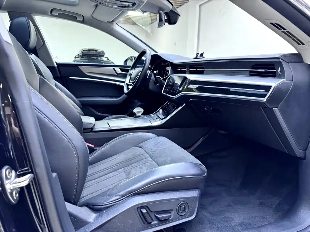 Audi A7L — миниатюра 11