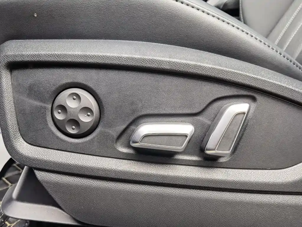 Audi Q5L — миниатюра 14