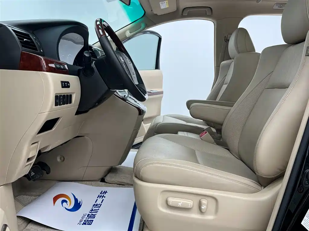 Toyota Alphard 2011 3.5L Luxury