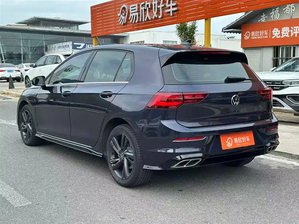 VOLKSWAGEN GOLF