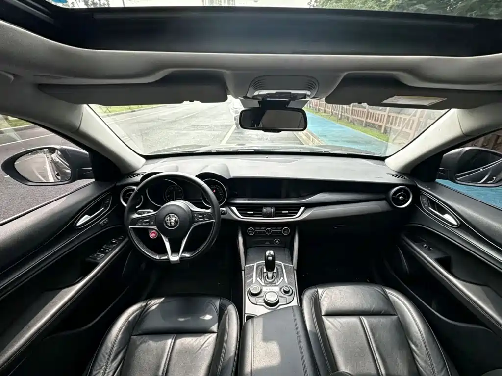 Alfa Romeo Stelvio — миниатюра 6