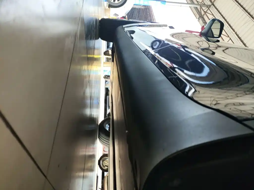 Tesla Model Y — миниатюра 22