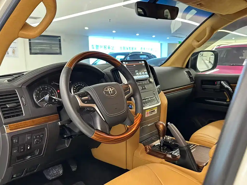 Toyota Land Cruiser — миниатюра 9