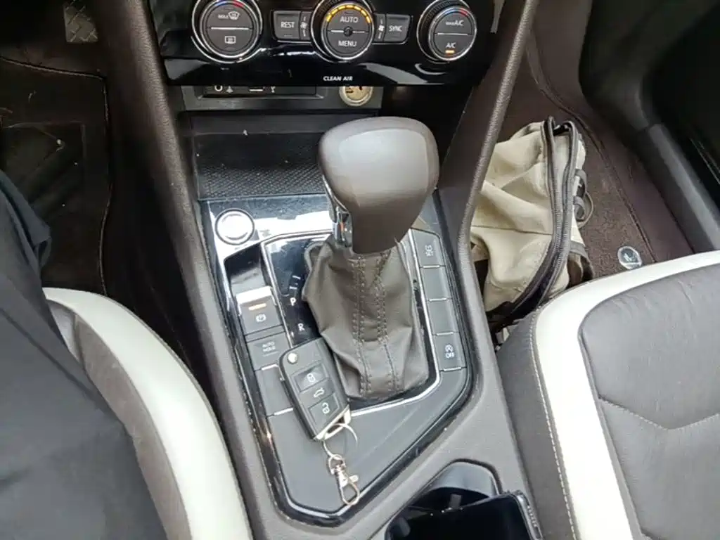 Volkswagen Tiguan L — миниатюра 14