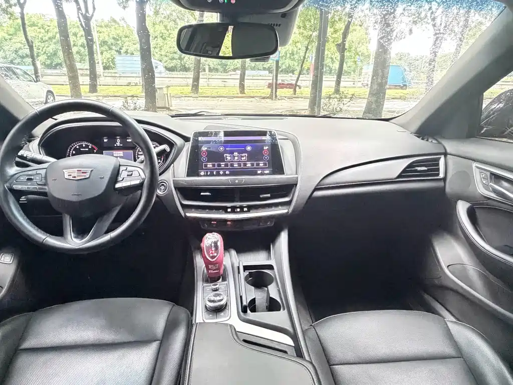 Cadillac CT5 — миниатюра 7