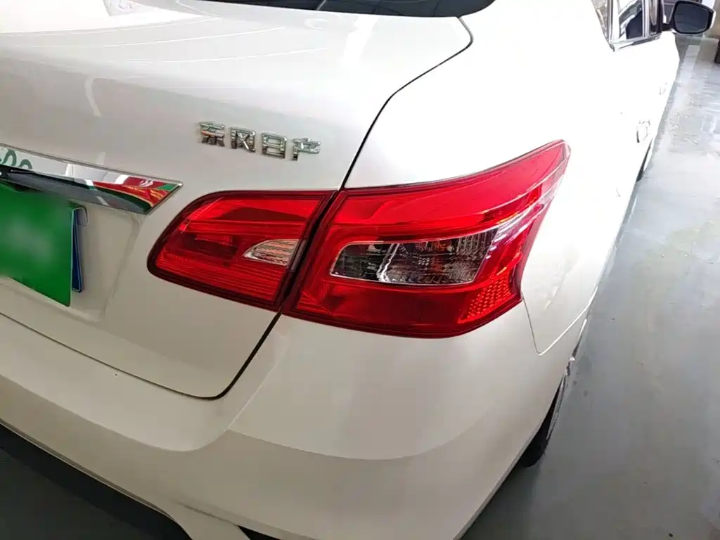 Nissan Sylphy — миниатюра 8