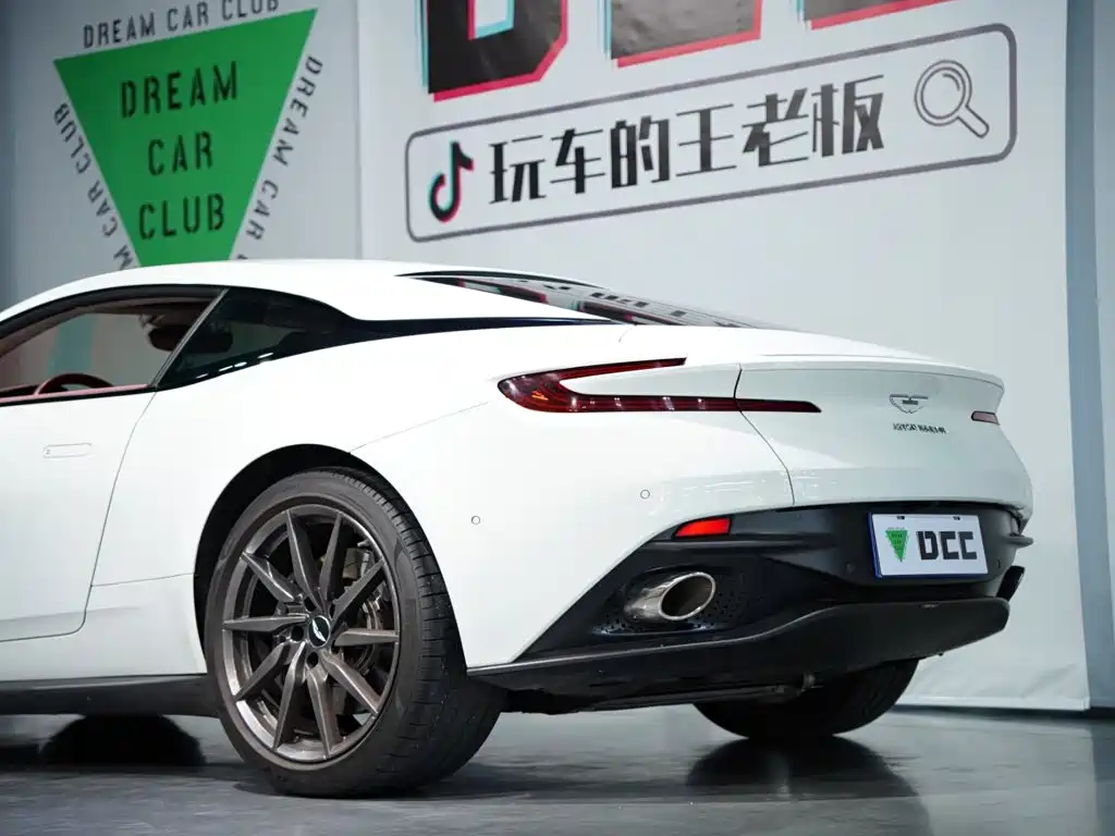 Aston Martin DB11 — миниатюра 53