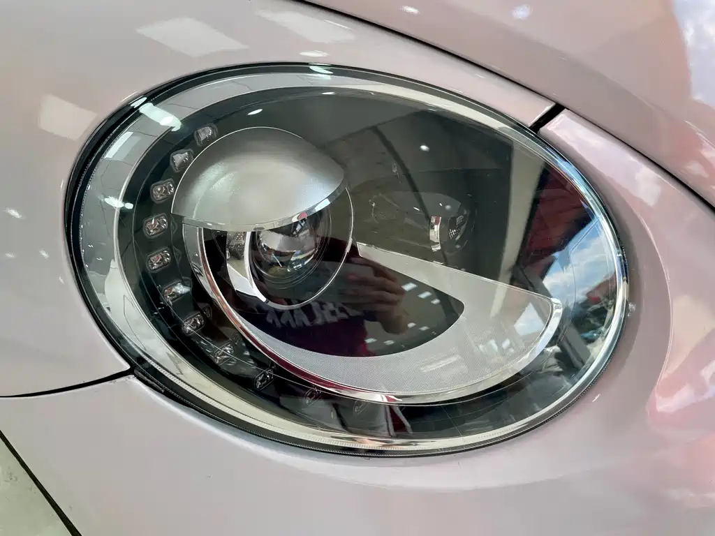 VOLKSWAGEN BEETLE