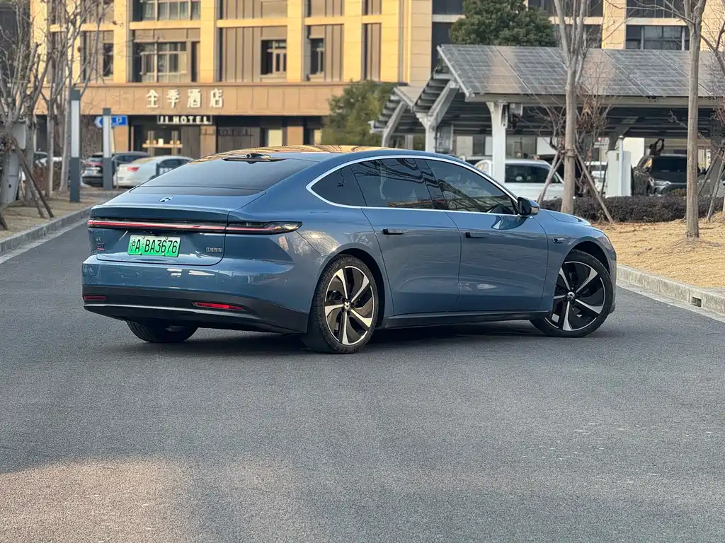 NIO NIO ET7