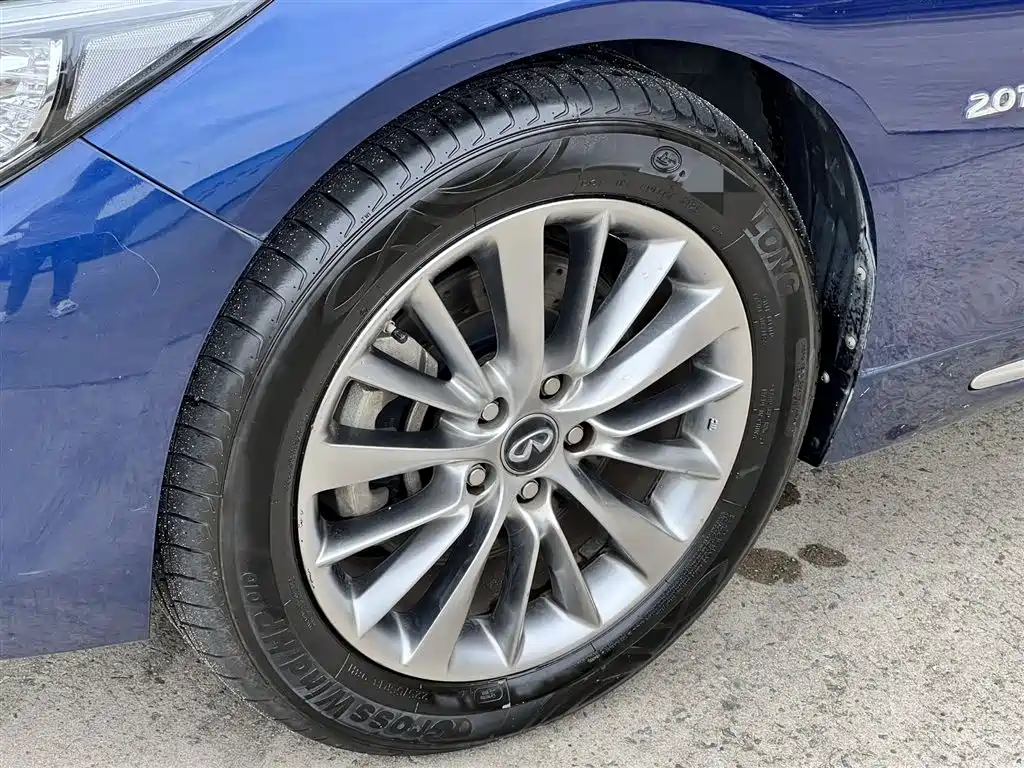 Infiniti Q50L 2018 2.0T V