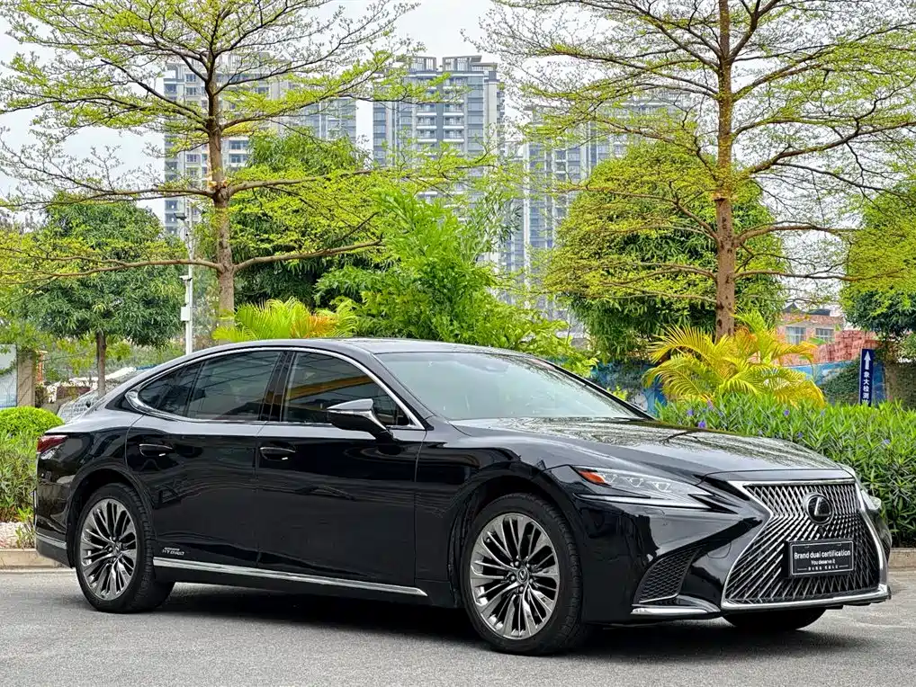 LEXUS LS