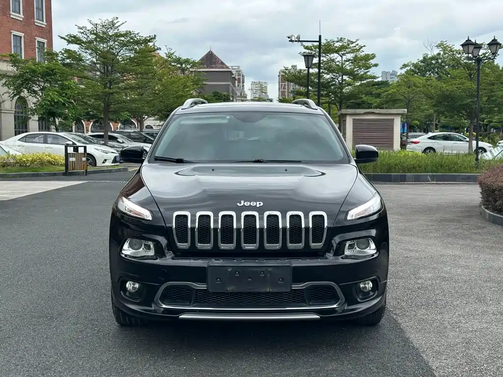 Jeep Cherokee — миниатюра 2