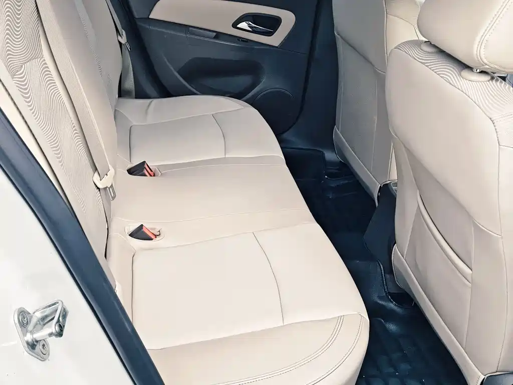 Chevrolet Cruze — миниатюра 12