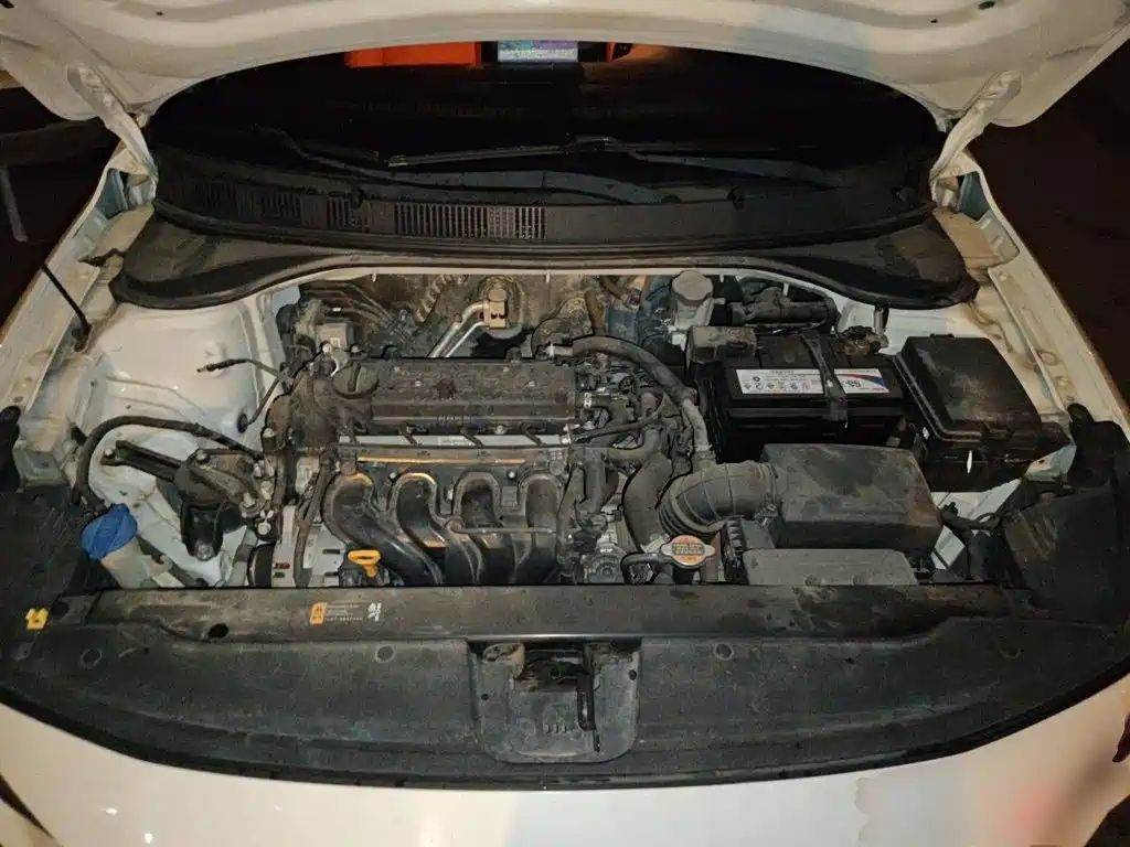 Hyundai Elantra — миниатюра 11