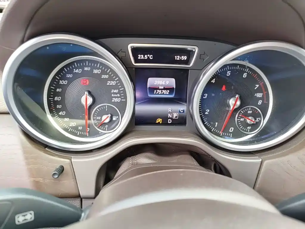 Mercedes-Benz GLE (Import) — миниатюра 12