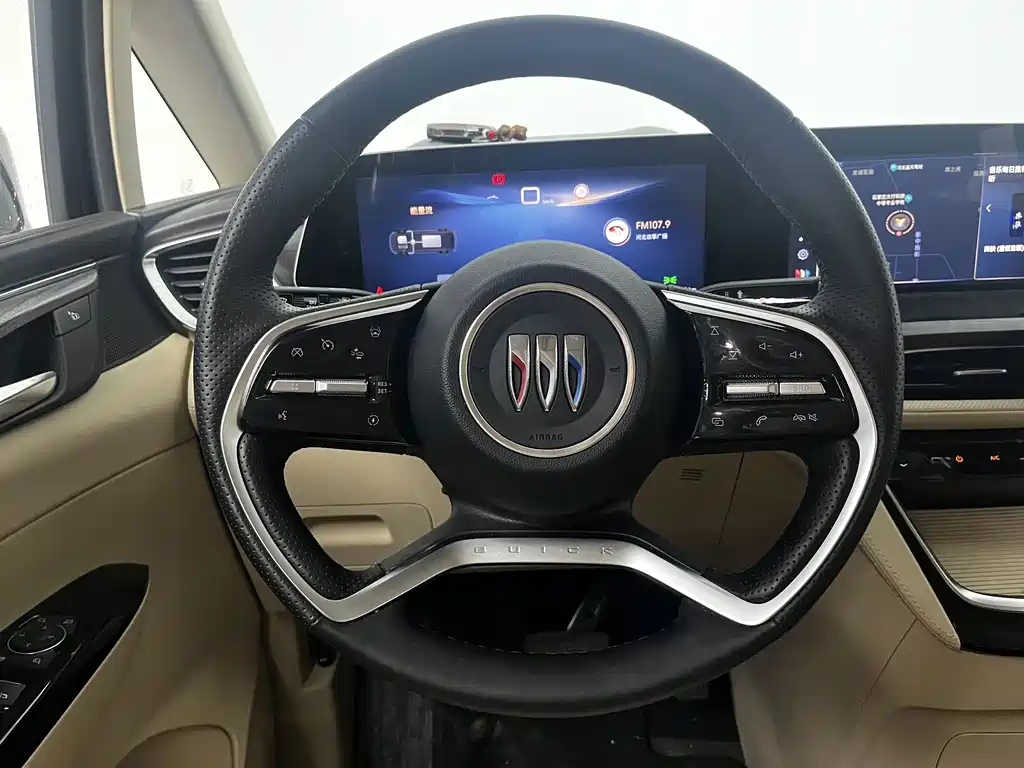 Buick GL8 Hybrid — миниатюра 8