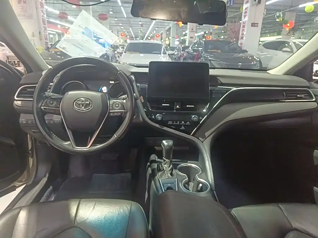 Toyota Camry — миниатюра 10