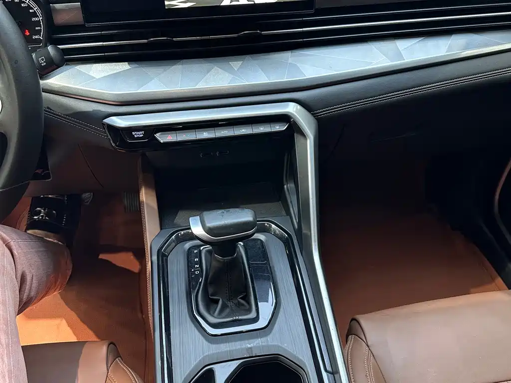 Geely Vision X6 — миниатюра 11