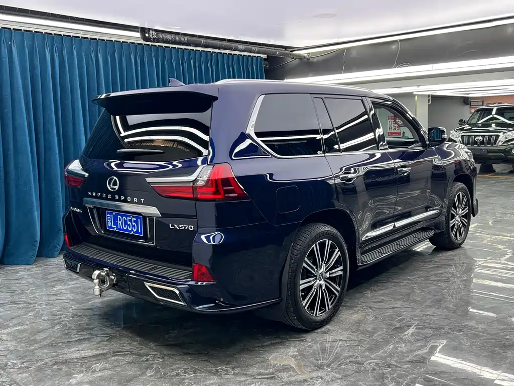 Lexus LX — миниатюра 4