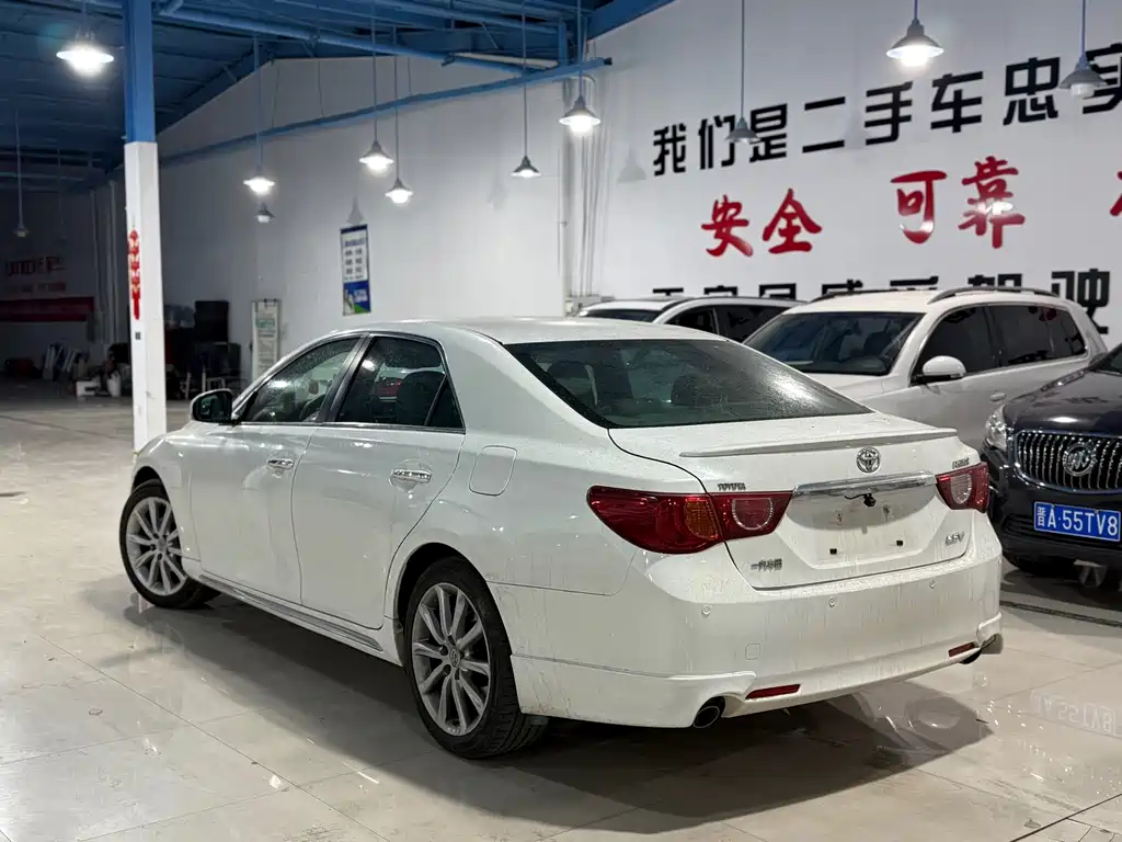 Toyota Reiz — миниатюра 7