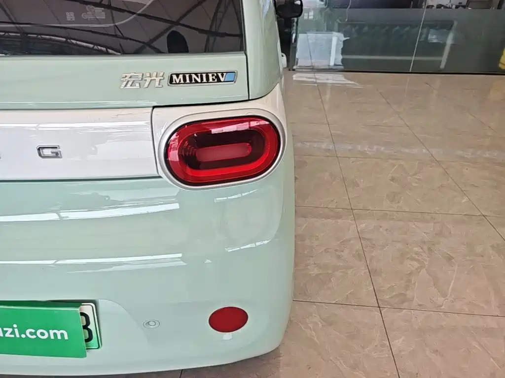 Wuling MINIEV — миниатюра 8