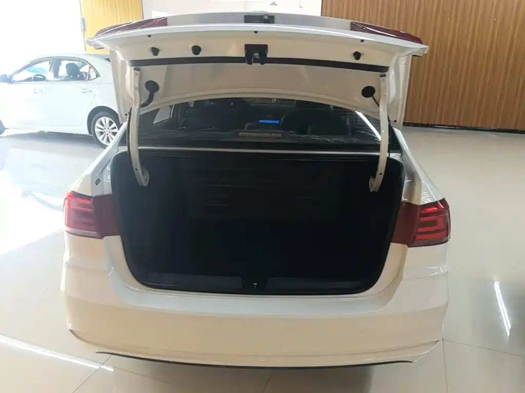Volkswagen Santana — миниатюра 19