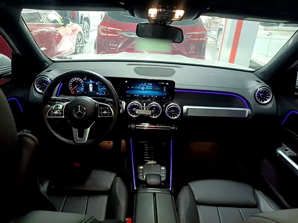Mercedes-Benz GLB — миниатюра 10