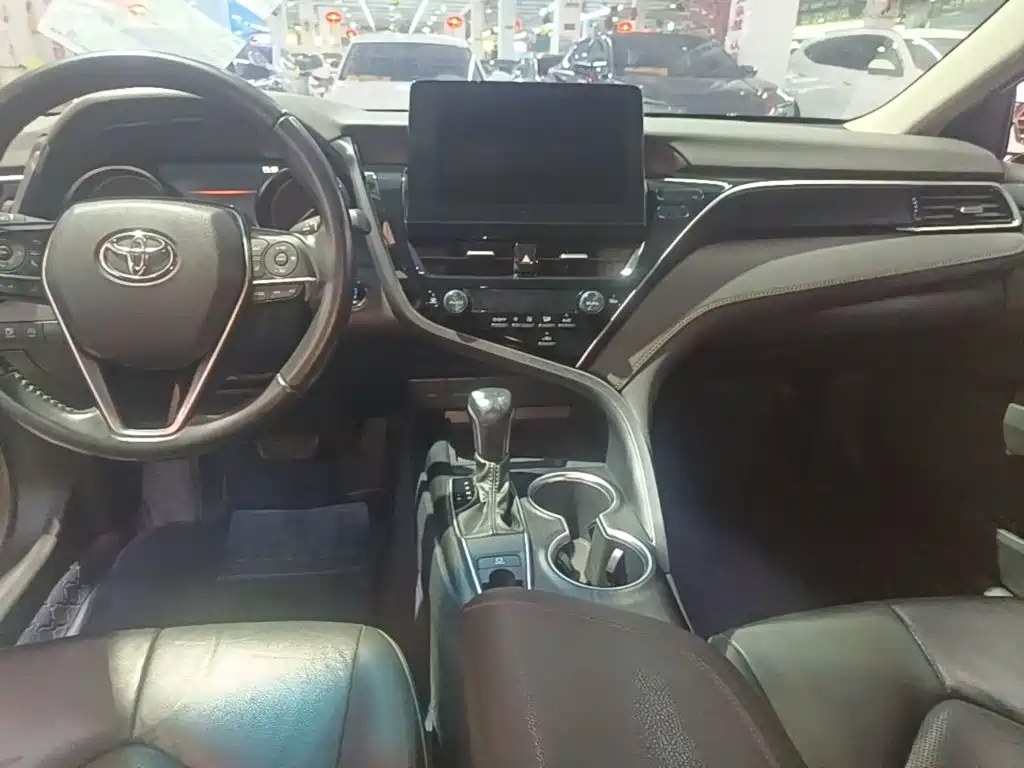 Toyota Camry — миниатюра 14
