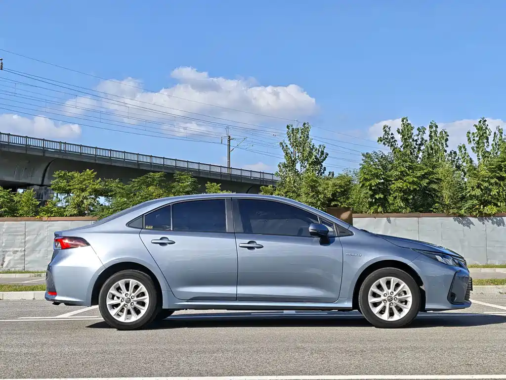 Toyota Corolla — миниатюра 8