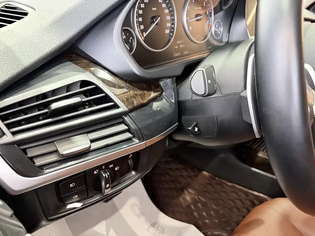 BMW X5 2015 xDrive28i