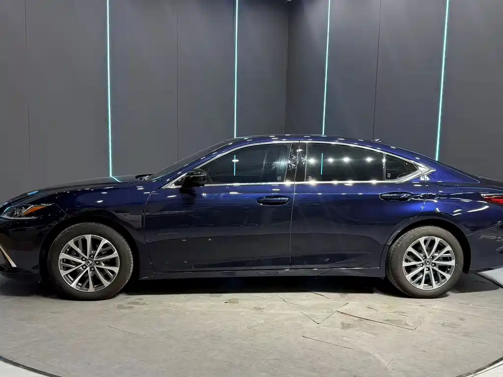 Lexus ES — миниатюра 4