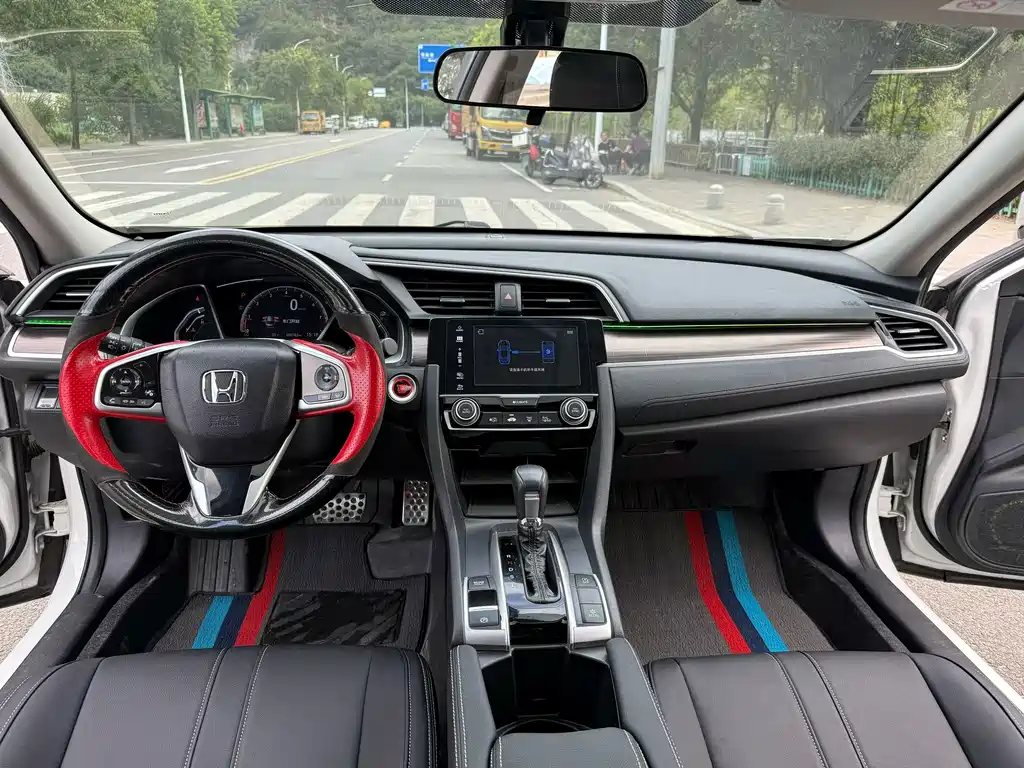 Honda Civic — миниатюра 8
