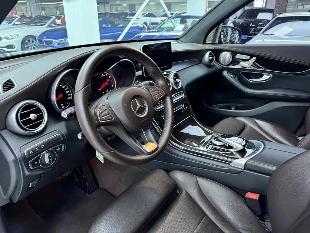 Mercedes-Benz GLC 2018 GLC 260 4MATIC Luxury