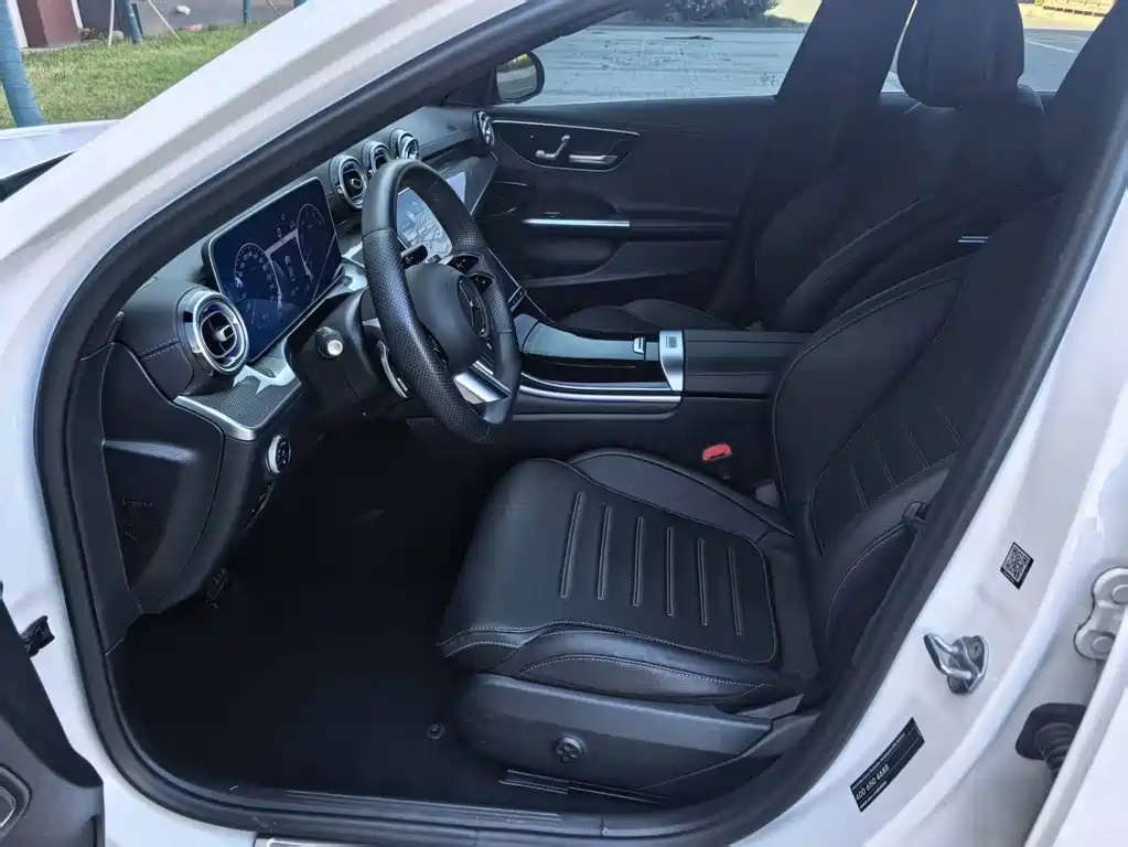 Mercedes-Benz C-Class — миниатюра 6