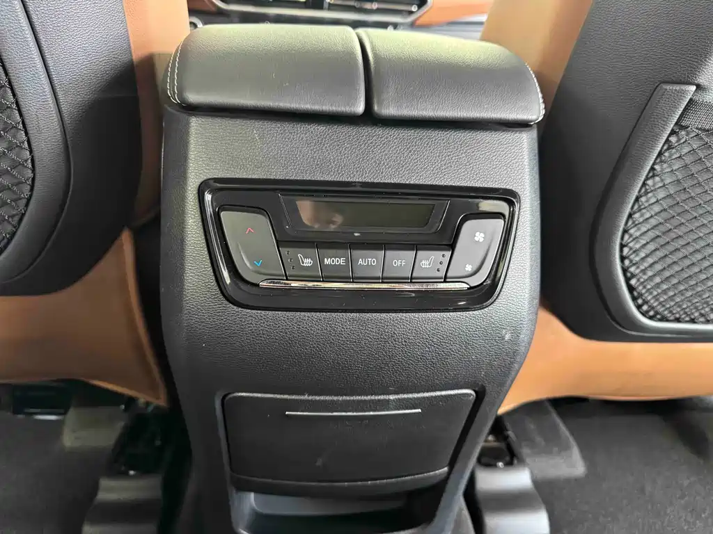 Maxus SAIC MAXUS D90 D90 2017 2.0T AT