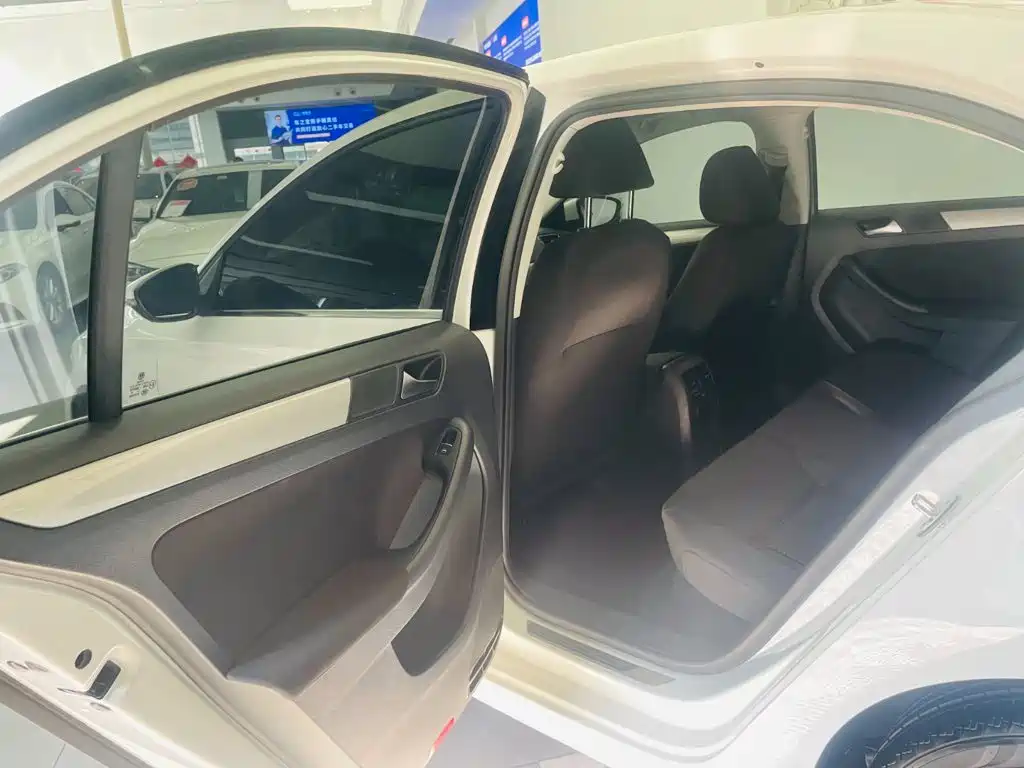 Volkswagen Sagitar — миниатюра 23