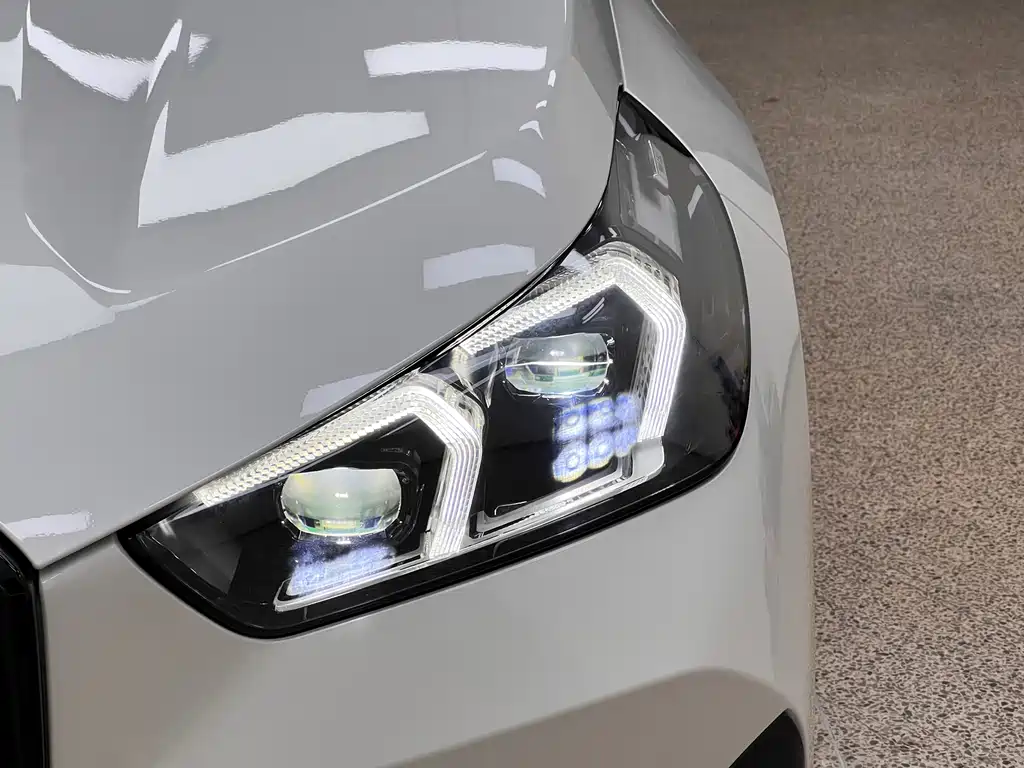 BMW iX1 2025 eDrive25L X