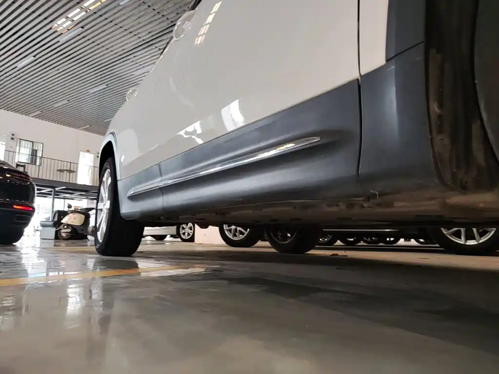 Mercedes-Benz GLB — миниатюра 21