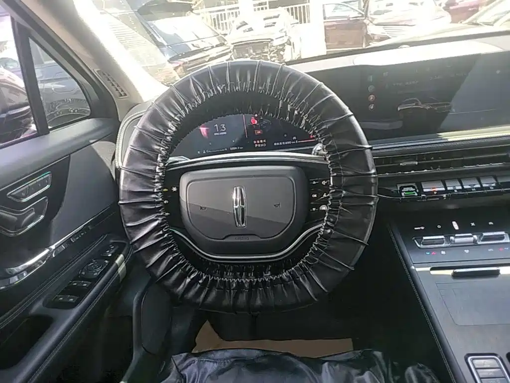 Lincoln Corsair — миниатюра 11