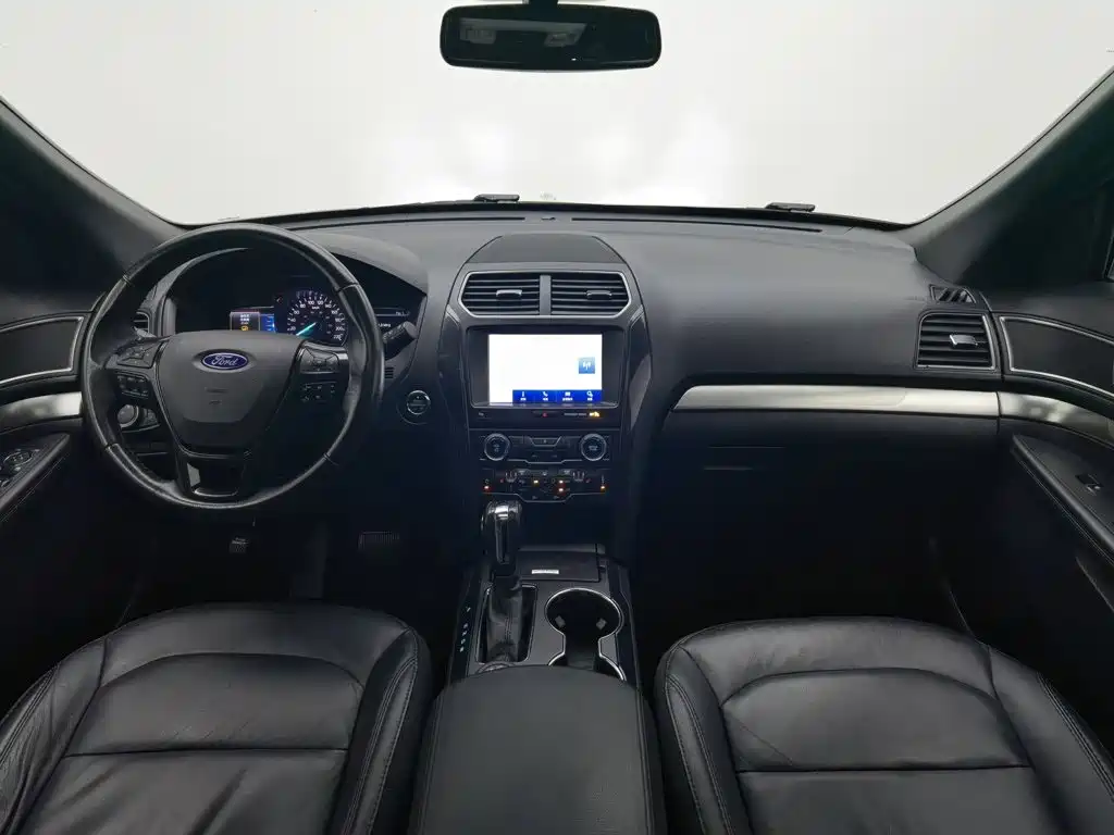 Ford Explorer (Import) — миниатюра 5