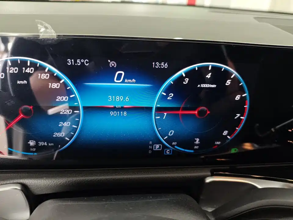 Mercedes-Benz GLB — миниатюра 9