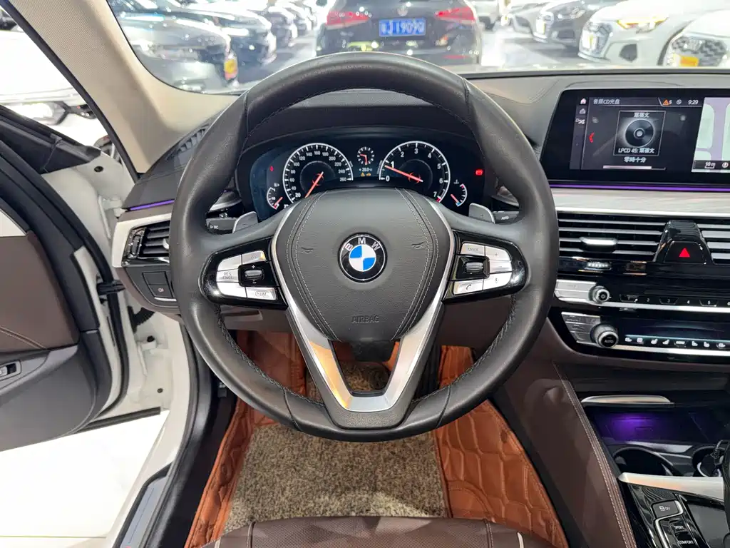 BMW 5 Series — миниатюра 16