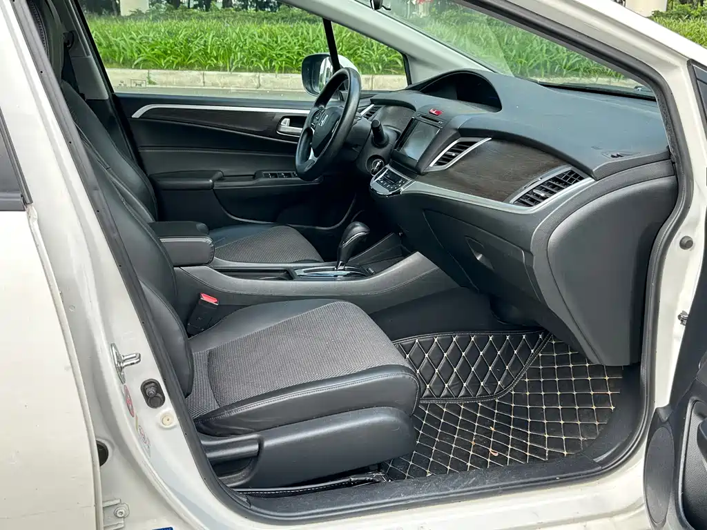 Honda Jade — миниатюра 4