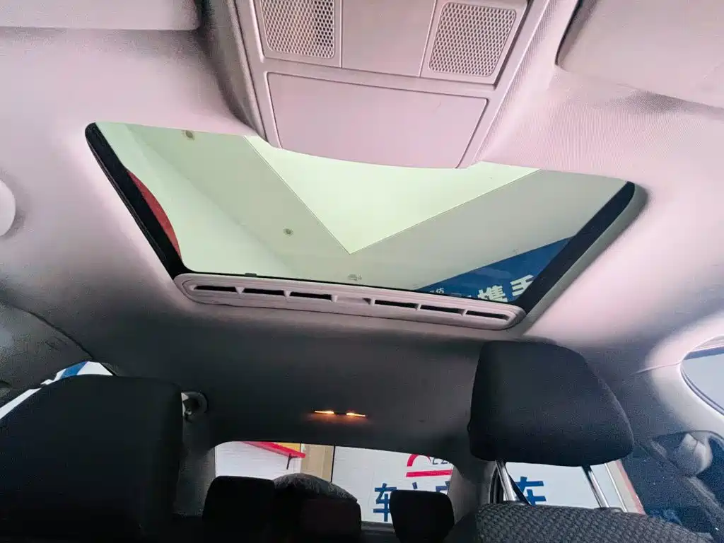 Volkswagen Sagitar — миниатюра 25