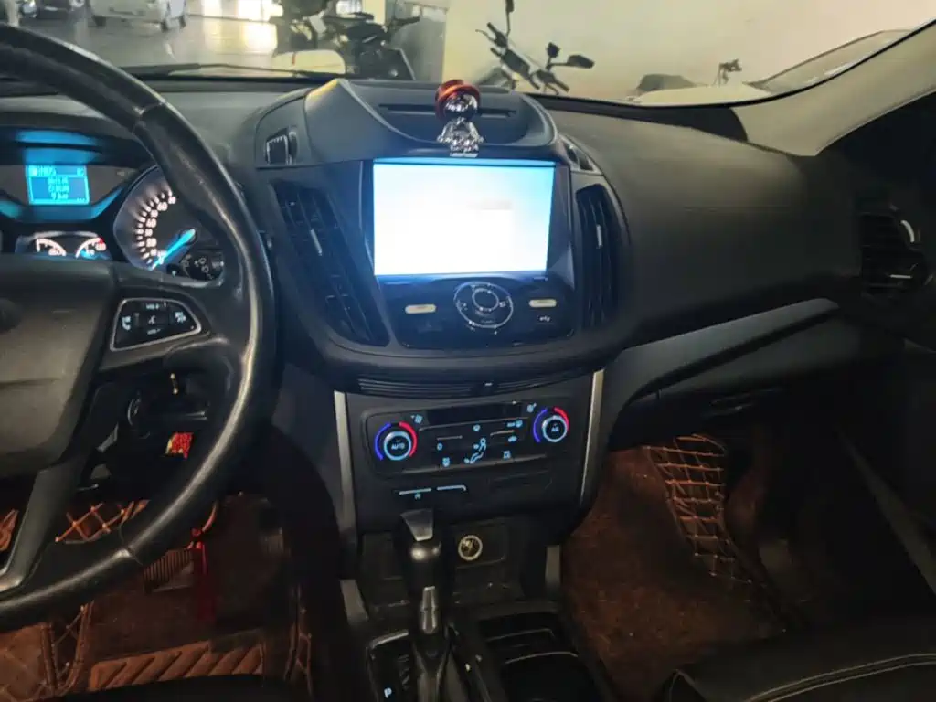 Ford Kuga — миниатюра 13