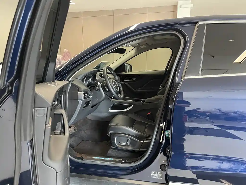 Jaguar F-PACE — миниатюра 17