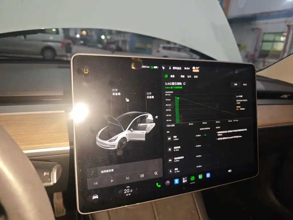 Tesla Model 3 — миниатюра 20