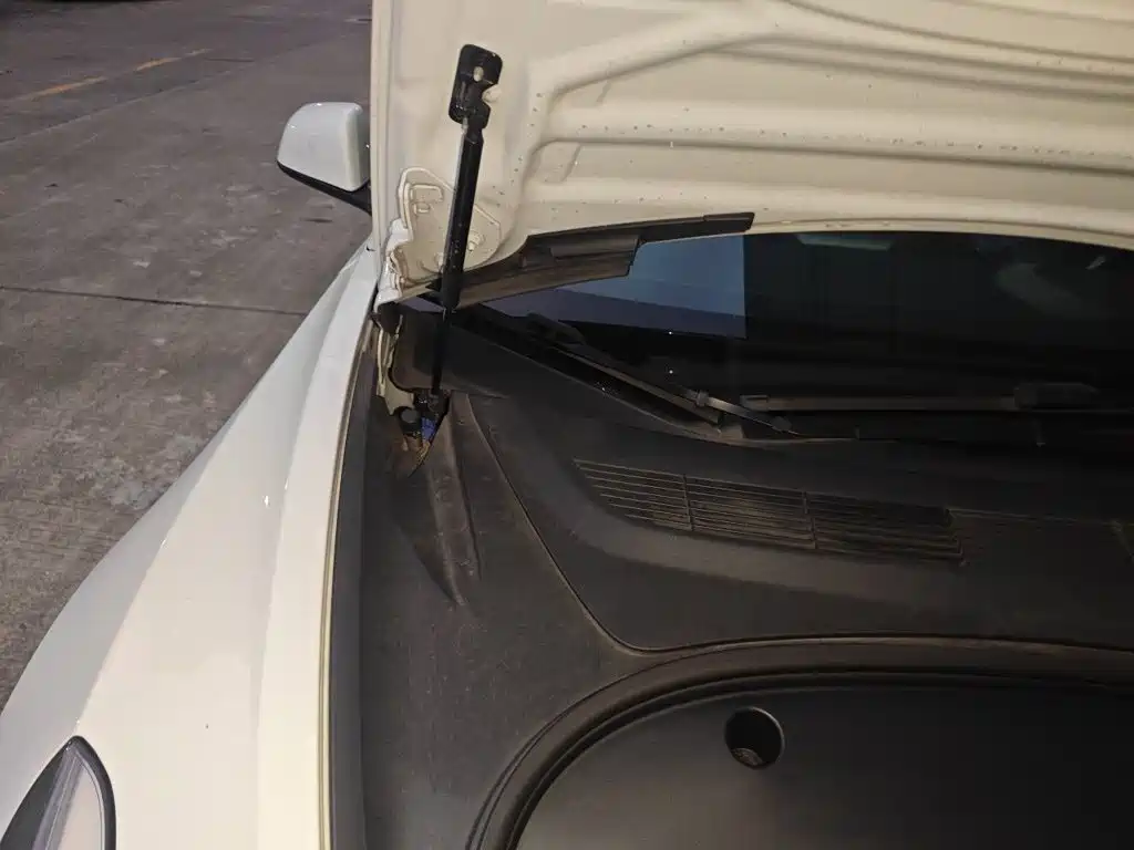 Tesla Model 3 — миниатюра 21