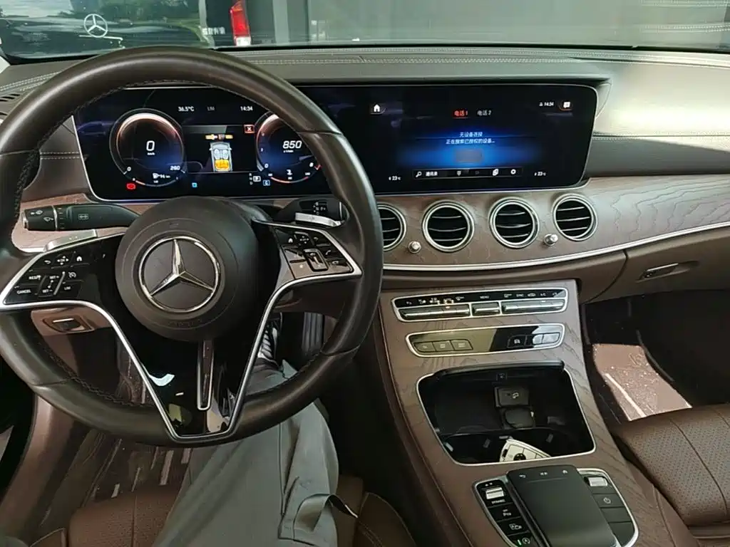 Mercedes-Benz E-Class — миниатюра 14